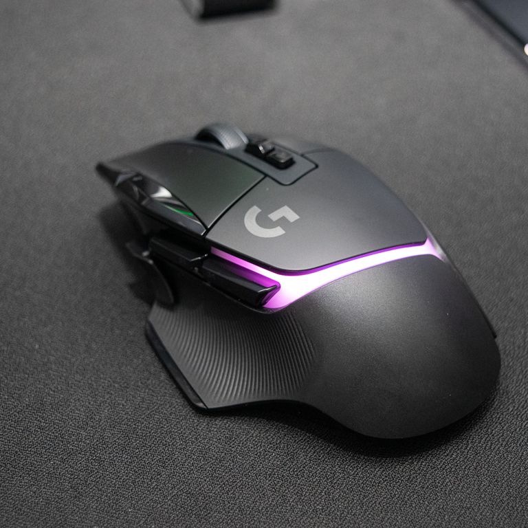 Aesthetic Meets Action: Stylish Gaming Mouse That Perform插图4